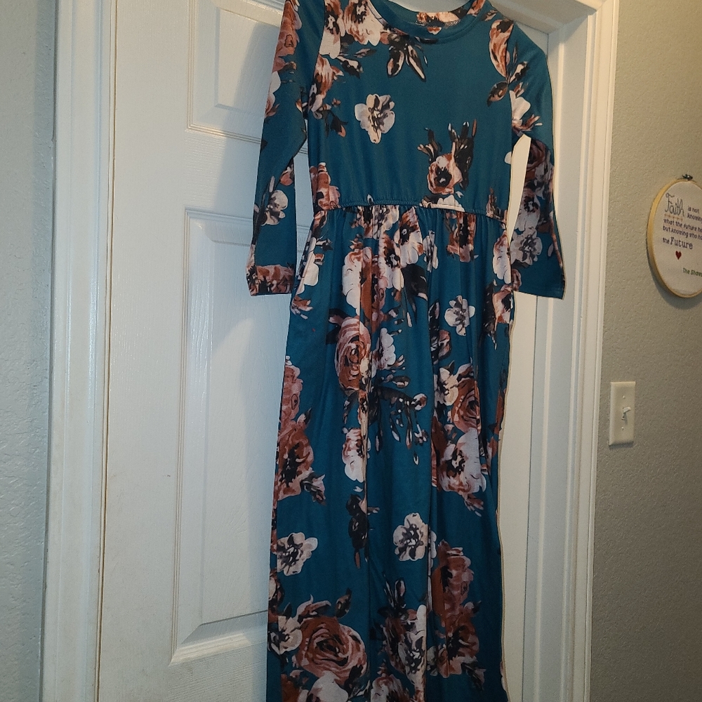 Girls dress
